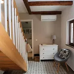 Little House Apartment *