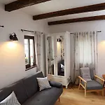 Little House Apartment *