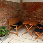 Little House Apartment *