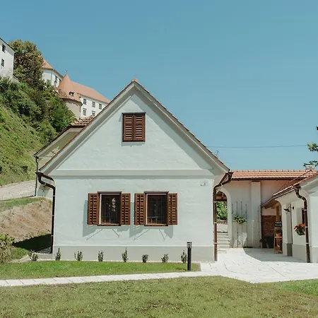 Little House Apartment *
