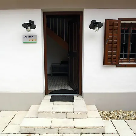 Little House شقة بتوي