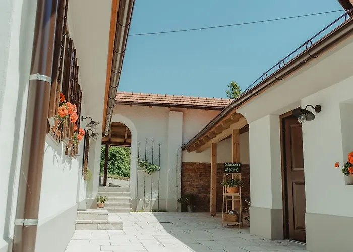 Little House 프루이