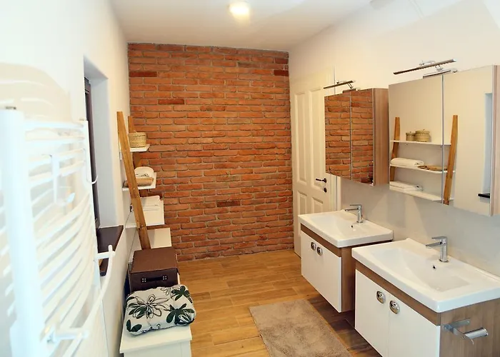 Little House 아파트