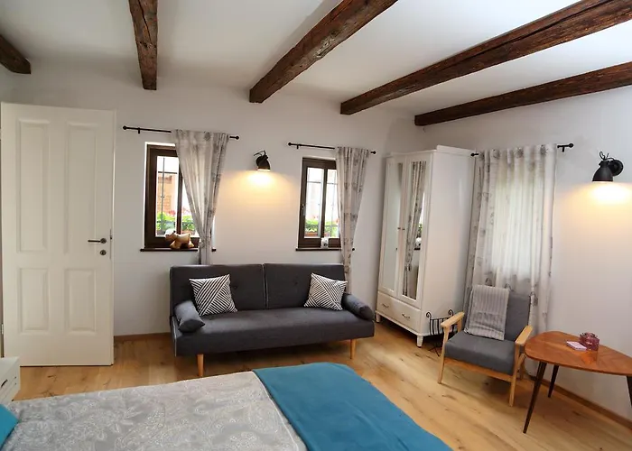 Little House 아파트 프루이