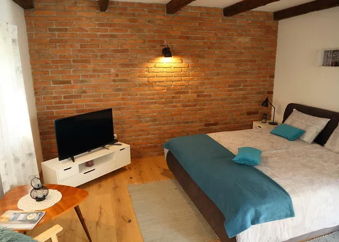 Little House 아파트 프루이