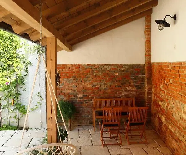 Little House 아파트 프루이